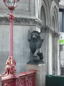 statue-holborn-3